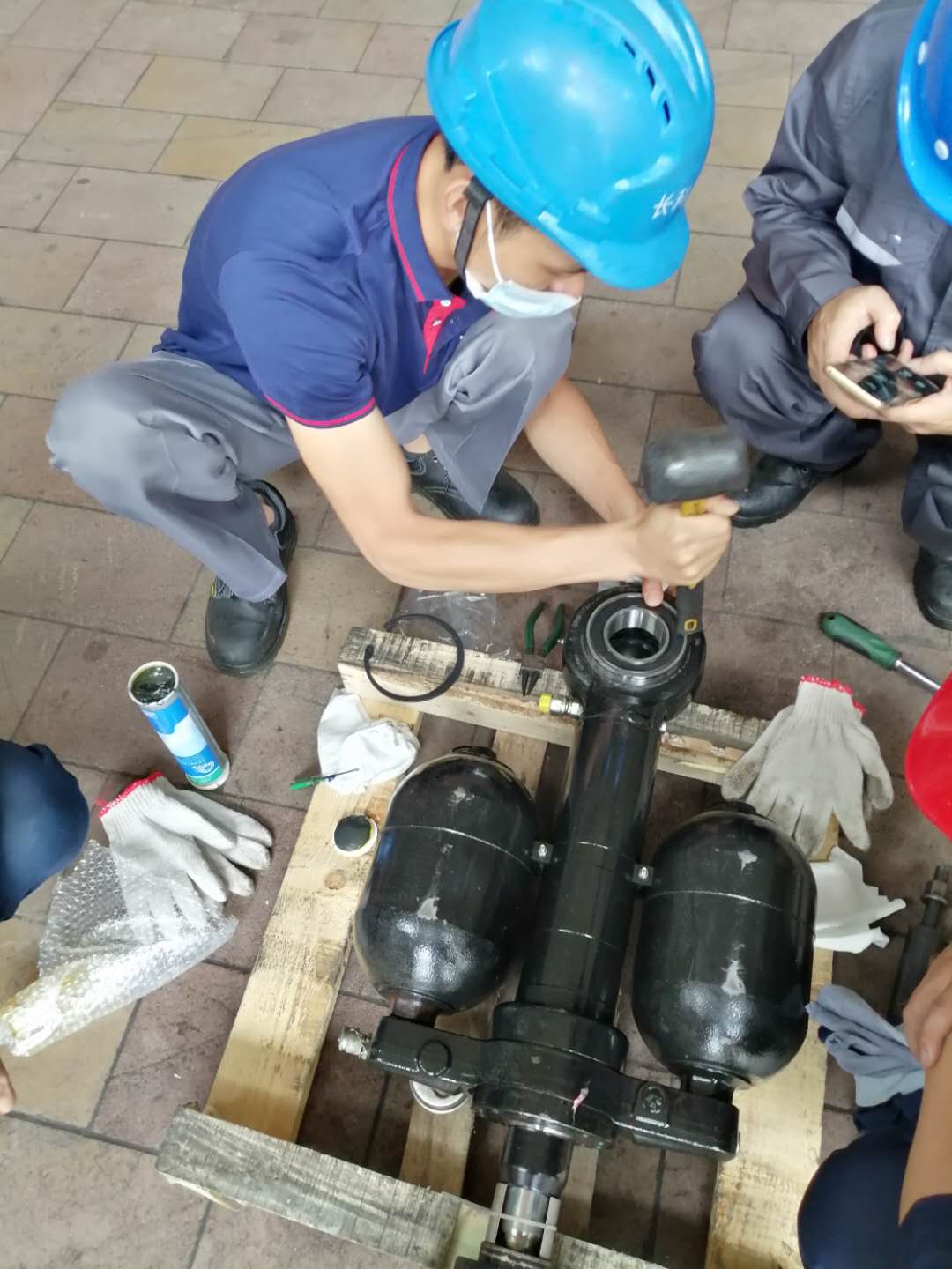 KUKA庫(kù)卡機(jī)器人平衡缸 KUKA庫(kù)卡機(jī)器人平衡缸